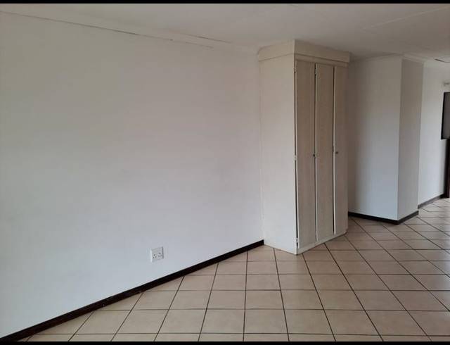 1 BEDROOM APARTMENT FOR SALE IN KARENPARK